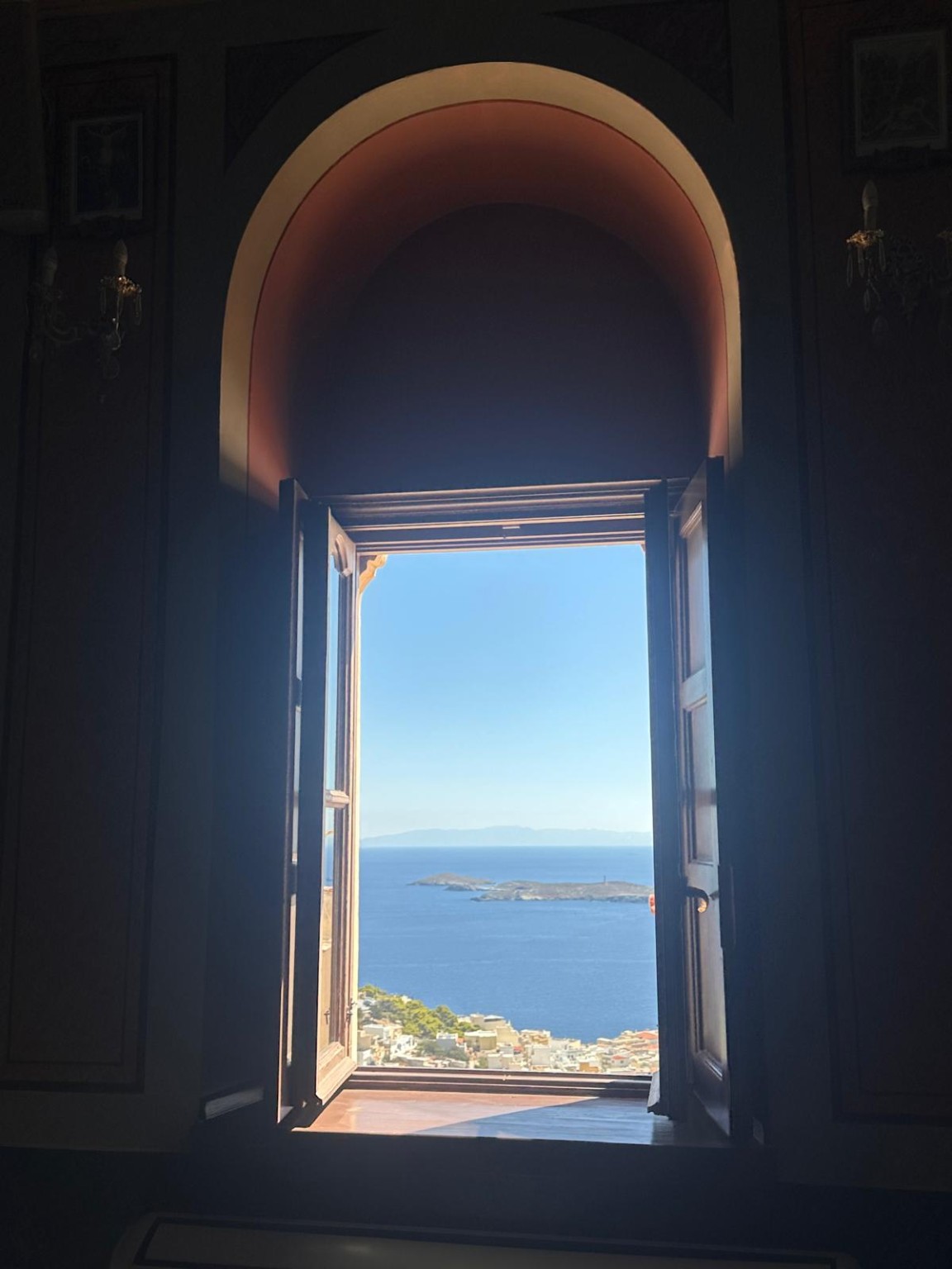 Une fenêtre ouverte sur la mer
